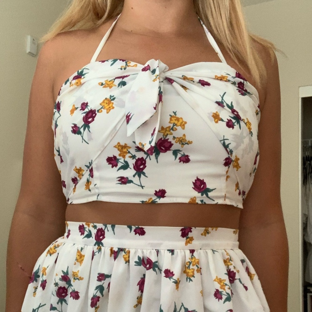 Leith Crop Top - Picture 2 of 4
